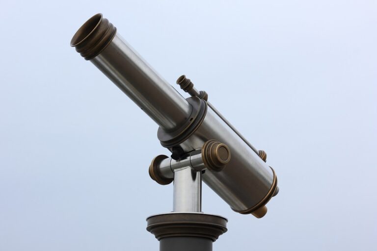 Should I Get a Thermal Scope or Monocular?